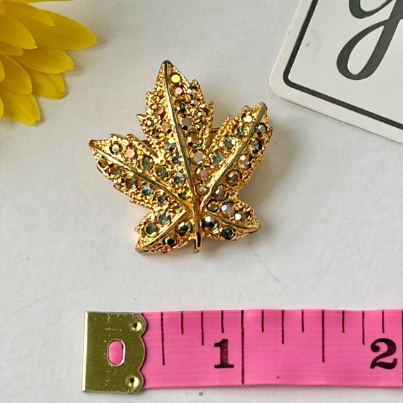 Vintage Signed KEYES Gold Maple Leaf Brooch | Aurora Borealis - Picture 6 of 8